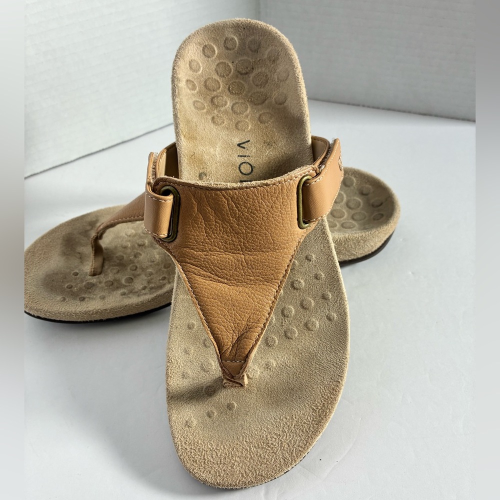 Vionic Women's Beige Leather Sandals